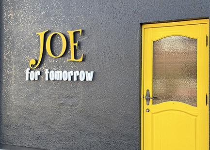 JOE